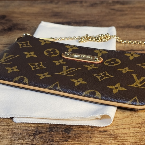 Louis Vuitton Milla MM Monogram - Picture 7 of 15